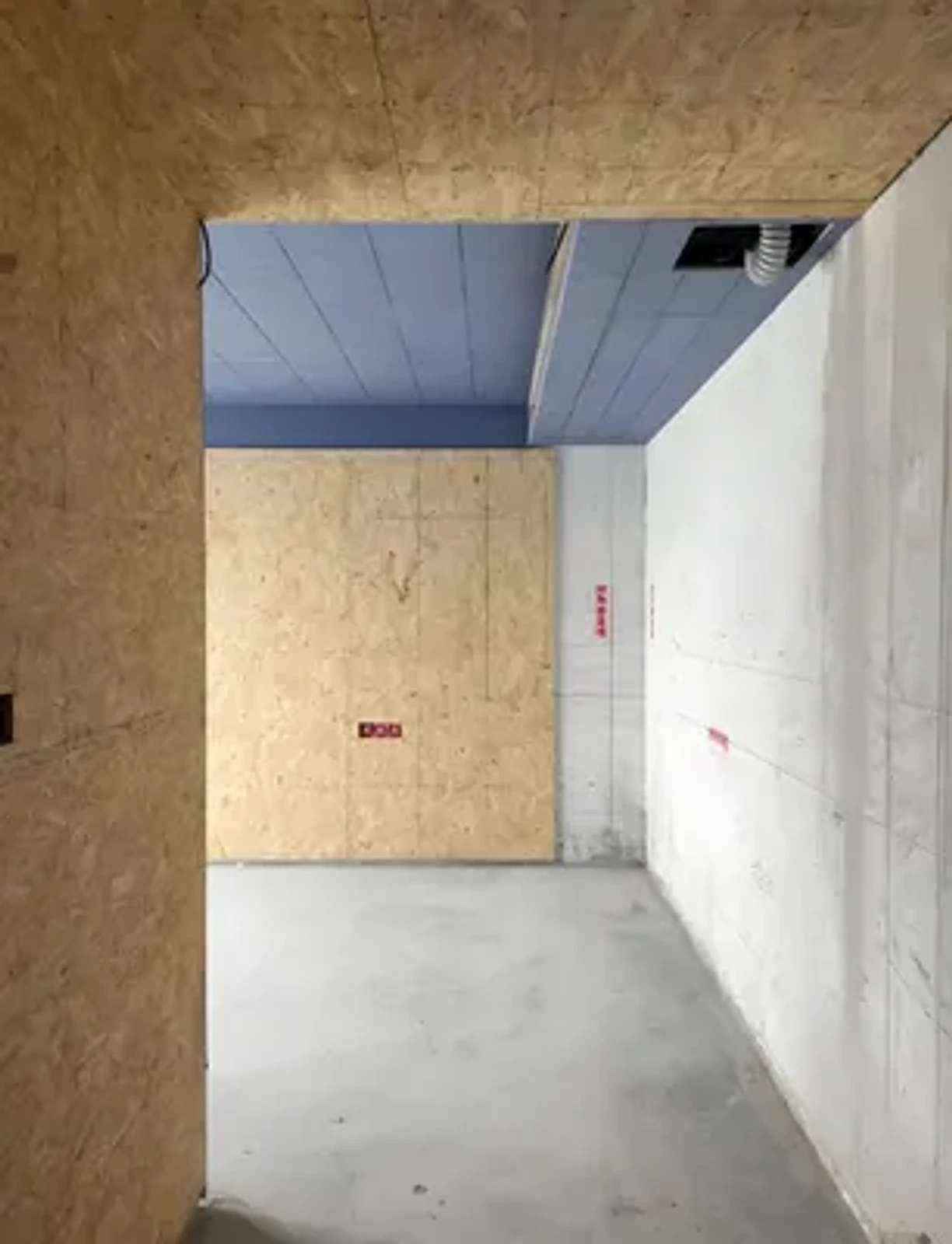 Placa OSB de qualidade premium, impermeável, com superfície acabada para reforma residencial