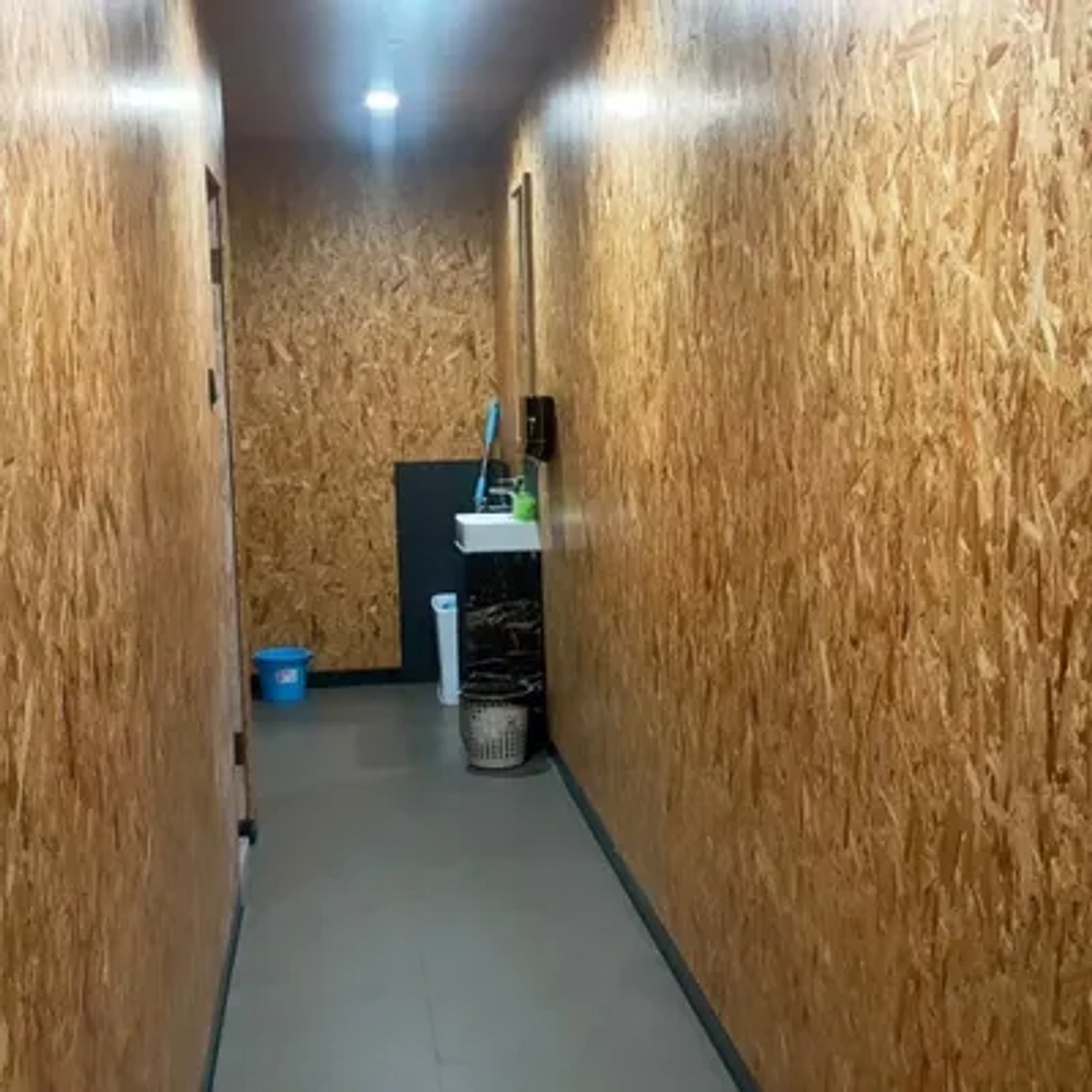 Placa OSB 12 mm ecológica, com superfície acabada